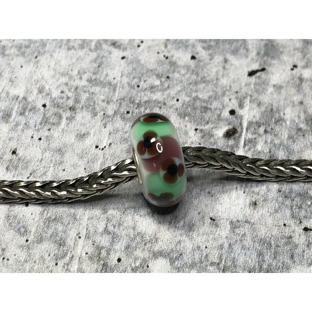 Trollbeads Glass Troll Bead ~ OOAK CHRISTMAS ~ Opaque White w/ Holly